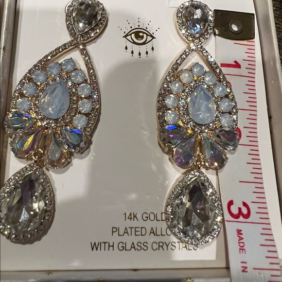 Eye Candy Chandelier Earrings 14K Gold Plated Crystal &Glass Luxe Collection NIB - Picture 3 of 7